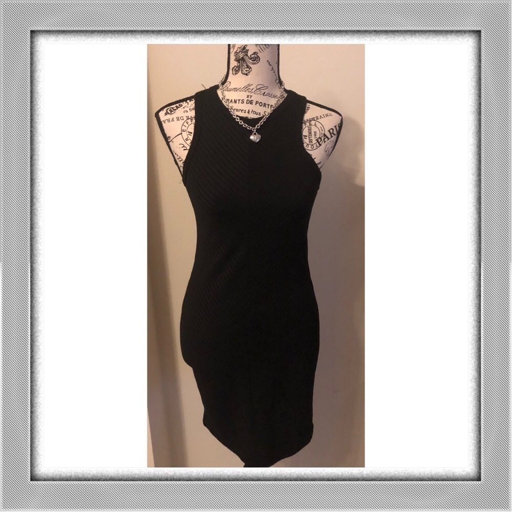 Women’s Sleeveless Black Little Dress